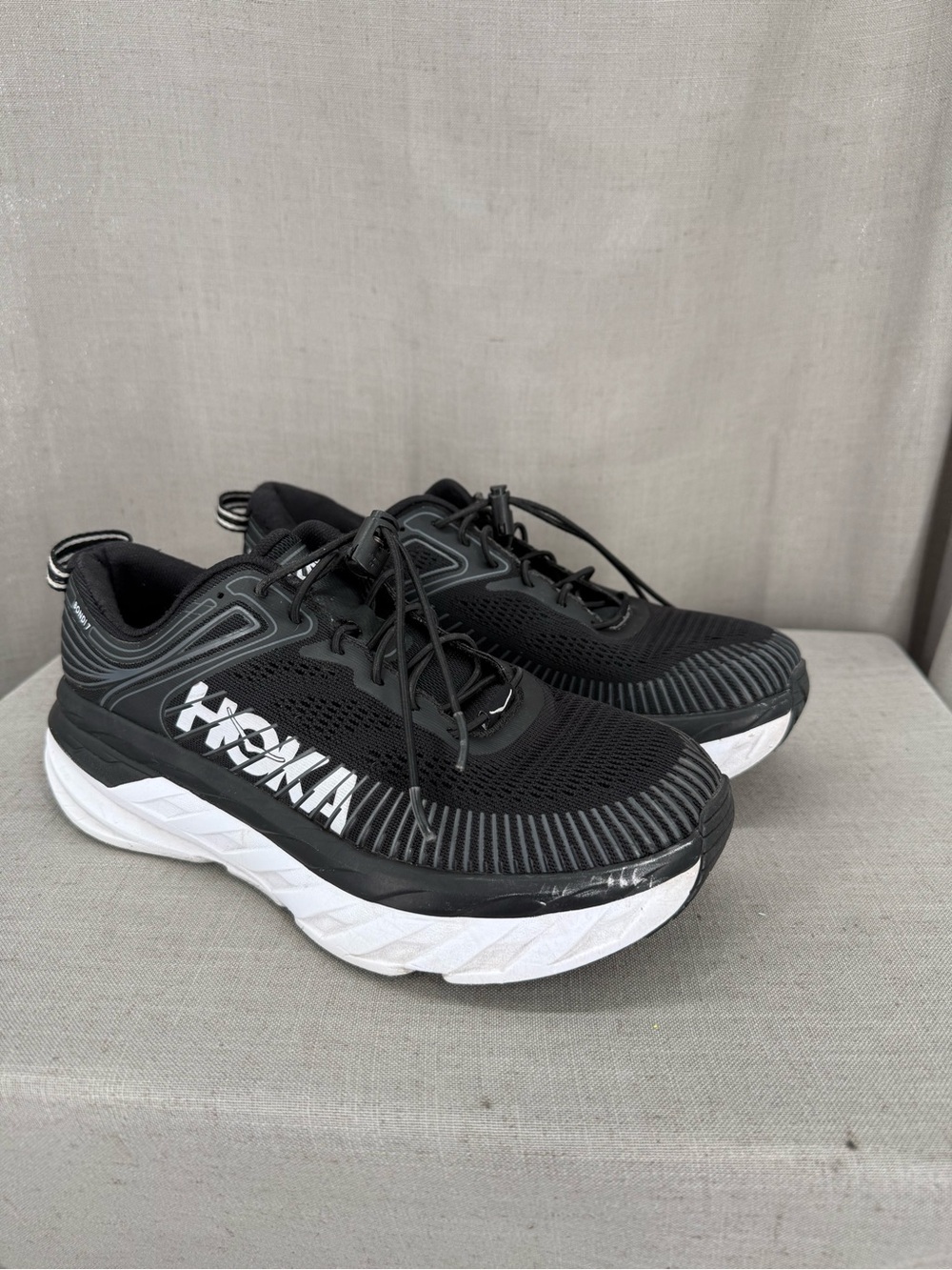 Hoka One One Bondi 7 Womens Size 8 US Black White Running Shoes no insoles